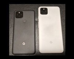 Google Pixel 5 (links) und Pixel 4a 5G (rechts) im ersten Realbild. Neuer Leak klärt über einige Missverständnisse der letzten Zeit auf.