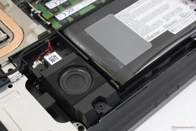 Dynaudio-2.1-Setup besteht aus zwei 2-W-Lautsprechern und einem 3-W-Subwoofer an der Vorderseite