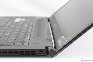 Deckel bei maximalem Öffnungswinkel (~150 Grad)