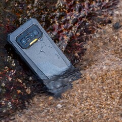 R2022: Rugged-Smartphone mit Nachtsichtkamera