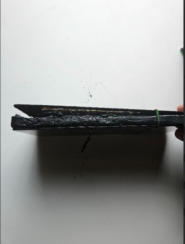 Das explodierte Xiaomi Redmi Note 13 Pro 5G von der Seite (Bildquelle: Sri Varshan)