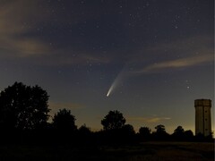 Das Bild zeigt den Kometen Neowise. (Bildquelle: TheOtherKev - Pixabay)