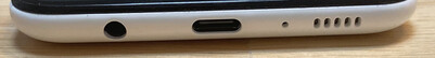 Unten: 3,5-mm-Audioport, USB-C-Port, Mikrofon, Lautsprecher