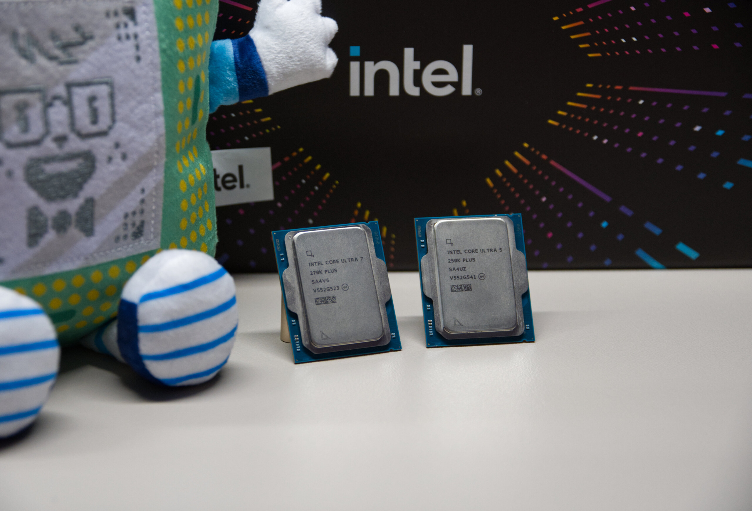 Intel Core Ultra 7 270K Plus und Intel Core Ultra 5 250K Plus 
