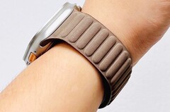 Apple soll sich von Leder verabschieden, und stattdessen ein "FineWoven"-Armband einführen. (Bild: Kosutami)
