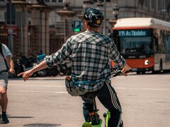 Demnächst vielleicht nicht mehr nötig: Handzeichen zum Abbiegen (Symbolbild, Danique Veldhuis)