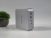 Frontansicht des Minisforum M2 Mini-PCs.