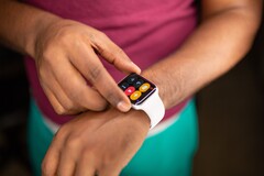 Die Apple Watch rettet regelmäßig Leben, nicht zuletzt, weil sie von Millionen von Menschen täglich getragen wird. (Bild: Solen Feyissa)