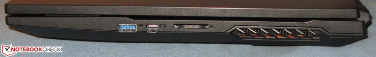 Rechte Seite: USB 3.2 Gen 2 (Typ A), Mini Displayport, Speicherkartenleser (SD)