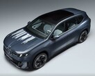 Der BMW iX3 Flow Edition kann seine Motorhaube per E-Ink-Technologie verändern.