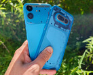 von Links: Nothing Phone (4b) und (4a)