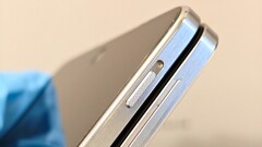 Einmal dürfte es am Oppo Find N5 aka OnePlus Open 2 noch den klassischen Stummschalter geben, danach ist Schluss laut aktuellem Leak. (Bildquelle: Zhou Bao, Weibo)