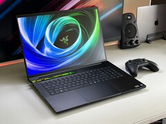 Das Razer Blade 18 ist ein kräftiger aber auch teurer RTX-5080-Laptop im hübschen schwarzen Metallgewand (Bildquelle: Andreas Osthoff)