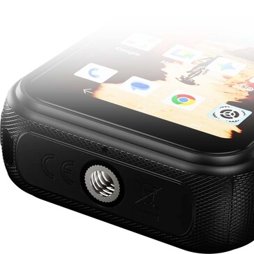 Integriert ist ein Stativgewinde