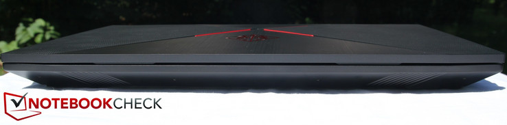 vorne: 2 Lautsprecher unten