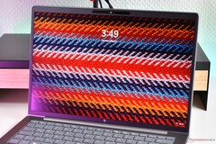 Das Display des HP ZBook 8 G2a 14.