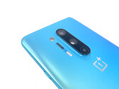 Die matte Rückseite des OnePlus 8 Pro macht wirklich was her.