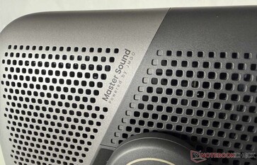 Hinter den Gittern verbergen sich die Stereo-Lautsprecher.