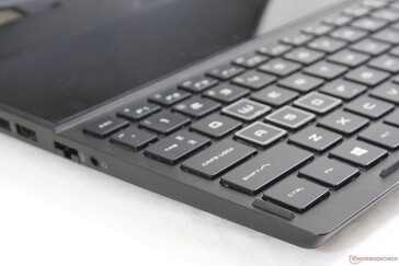 Ähnlich wie beim Asus Zephyrus und dem Samsung Odyssey sind Tastatur und Touchpad nach vorne gewandert
