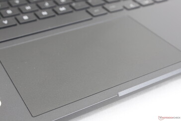 Das Clickpad sieht toll aus, wenn es neu ist, aber es wird sehr schnell schmutzig