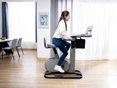Der Acer eKinekt Bike Desk ermöglicht es, zeitgleich Sport zu treiben und zu arbeiten. (Bild: Acer)