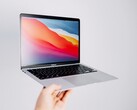 Das Apple MacBook Air soll im Jahr 2024 ein OLED-Display mit höherem Kontrastverhältnis erhalten. (Bild: Isaac Martin)