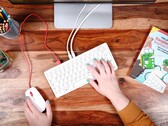 Der Raspberry Pi 400 kombiniert eine kompakte Tastatur mit einem vollständigen Computer auf ARM-Basis. (Bild: Raspberry Pi Foundation)