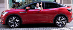 Volkswagen lädt zur Sommer-Probefahrt in Berlin: Mit dem E-Auto ID.5 GTX durch Berlin-Mitte.
