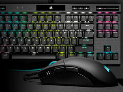 Corsair K70 RGB TKL Gaming-Tastatur und Sabre Pro Gaming-Mäuse.