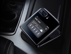 Das Motorola Razr 2022 erhält ein recht großes Zweitdisplay, auf dem Widgets dargestellt werden können. (Bild: Motorola)