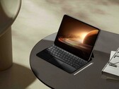 Das Oppo Pad 2 wird offenbar mit einer Tastaturhülle und einem Stylus angeboten. (Bild: Oppo)