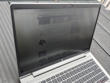 HP ProBook 440 G8 im Außeneinsatz
