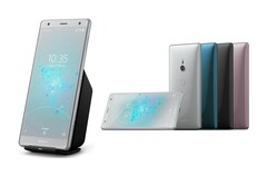 Das Xperia XZ2 auf einem Wireless Charger und mit allen geplanten Farbvarianten.