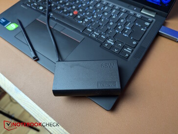 Das 65-W-USB-C-Netzteil