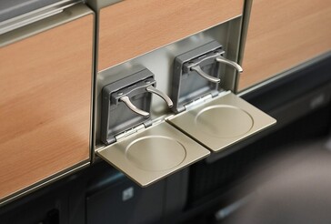 Die Getränkehalter in der 1. Klasse. (Bild: Deutsche Bahn AG / Siemens / Andreas Hackl)