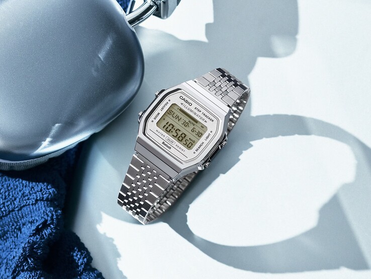 Die Casio ABL-100WE-7A mit Edelstahlarmband.