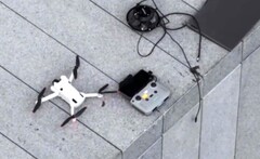 Das könnte die DJI Mini 4 Pro werden, sind sich Beobachter recht einig. Die wahrscheinliche DJI Mini 4 Pro ist erneut in zwei Spyvideos zu sehen. (Bild: @quadro_news)
