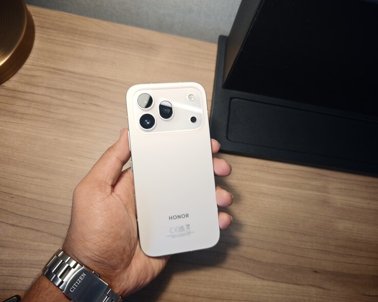 Das Honor 600 Pro hat eine Triple-Kamera an der Rückseite.