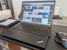 Mit geöffneter OVP ist das toll ausgestattete Lenovo ThinkPad T14s jetzt günstig bestellbar (Bild: Allen Ngo)