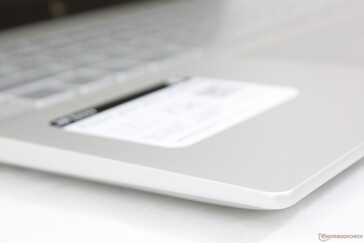 Gleiches Grau und Metall-legierungslook wie bei letztjährigen Envy design