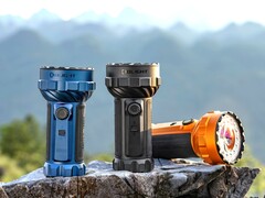 Die Olight Marauder 3 ist in Midnight Blue, Schwarz und Orange erhältlich.