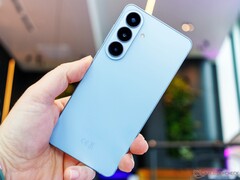 Das Samsung Galaxy S26 und das Galaxy S26+ setzen auf beinahe dasselbe Design wie ihre Vorgänger.