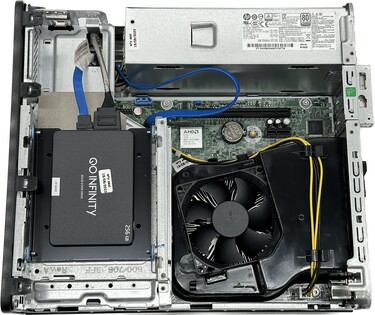 Deutlich mehr interne Anschlüsse als ein Mini-PC