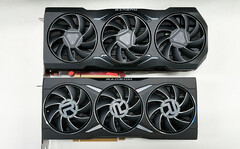 Die AMD Radeon RX 7900 XT (oben im Bild) ist etwas größer als die Radeon RX 6900 XT. (Bild: @9550pro)