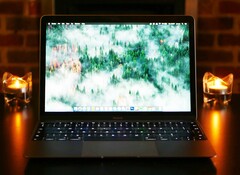 Das ultraleichte 12 Zoll MacBook könnte ein Comeback mit einem iPhone-Prozessor feiern. (Bildquelle: James McKinven)