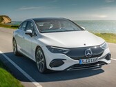 Der Mercedes EQE 350+ bekommt eine größere Batterie, aber auch einen höheren Listenpreis (Bildquelle: Mercedes-Benz)
