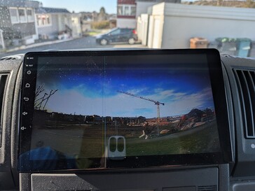 Trotz der Mängel in der Kamerabauweise ist das Rückfahrbild auch bei Nacht noch gut zu gebrauchen