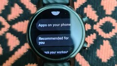 Einige User zeigen auf Reddit das Redesign des Google Play Store in Google Wear auf manchen Wear OS-Uhren. (Bild: Reddit: u/wasfyr)