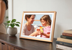 Der digitale Bilderrahmen Arzopa D14 ist aktuell besonders günstig und damit das ideale Weihnachtsgeschenk. (Bildquelle: Arzopa)