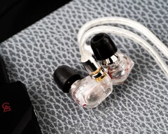Die neuesten Ohrhörer von Campfire Audio setzen auf ein transparentes Gehäuse. (Bildquelle: Campfire Audio)